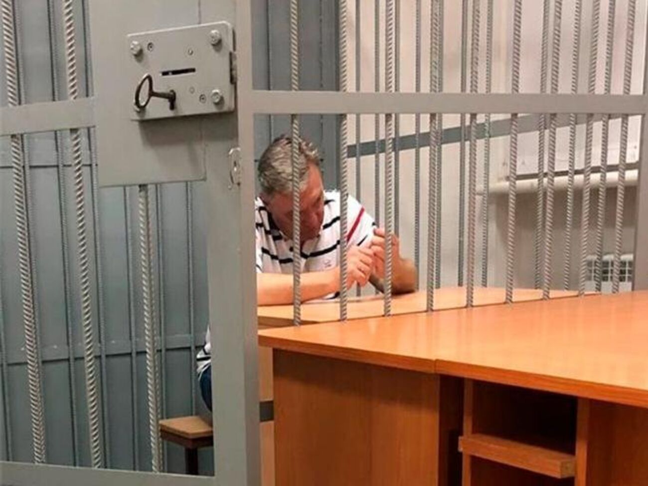 Суд довів, що колишній посадовець вимагав у підприємця хабар за вплив на рішення суду та Мінкульту