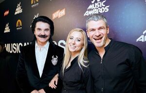 Зибров (слева) признался, что обожает жену Мирзояна – Тоню Матвиенко