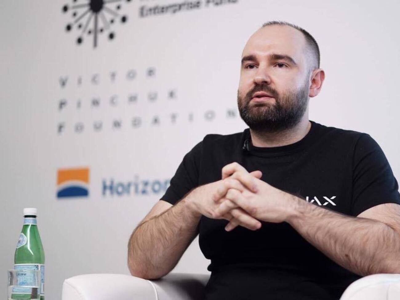 Сейчас проще ничего не поставлять на фронт, чтобы не получить уголовное дело. Если это не изменится, сотрудники ГАСУ, НАБУ, ГБР, СБУ скоро будут доблестно служить в РФ