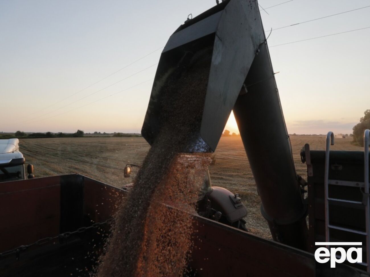 Йоханнис сообщил 10 октября, что через Румынию идет транзитом почти 60% украинского зерна