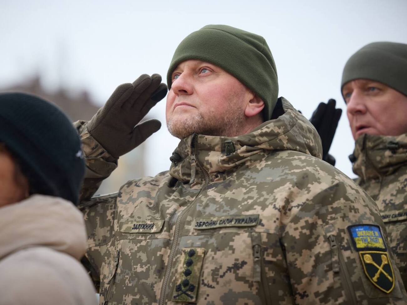 Зеленский говорит, что планирует работать с руководством ВСУ