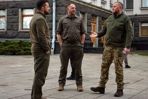 По словам Верещук, между Зеленским, Ермаком и Залужным нет никаких конфликтов