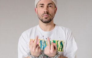 Бедняков на самодельном билете указал те же рейс и место, которые указаны в билете Потапа