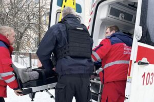 Чоловік зазнав осколкових поранень, на його доньку чекає операція