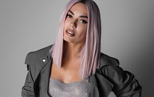 Alena Magdalen сопроводила пост хештегом "юмор"