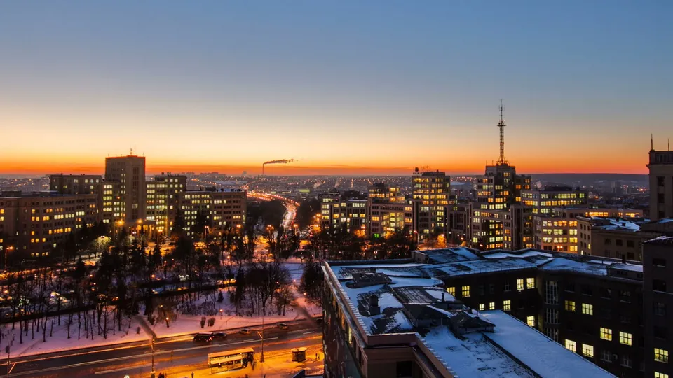 Российские захватчики ночью нанесли два удара по Салтовскому району Харькова