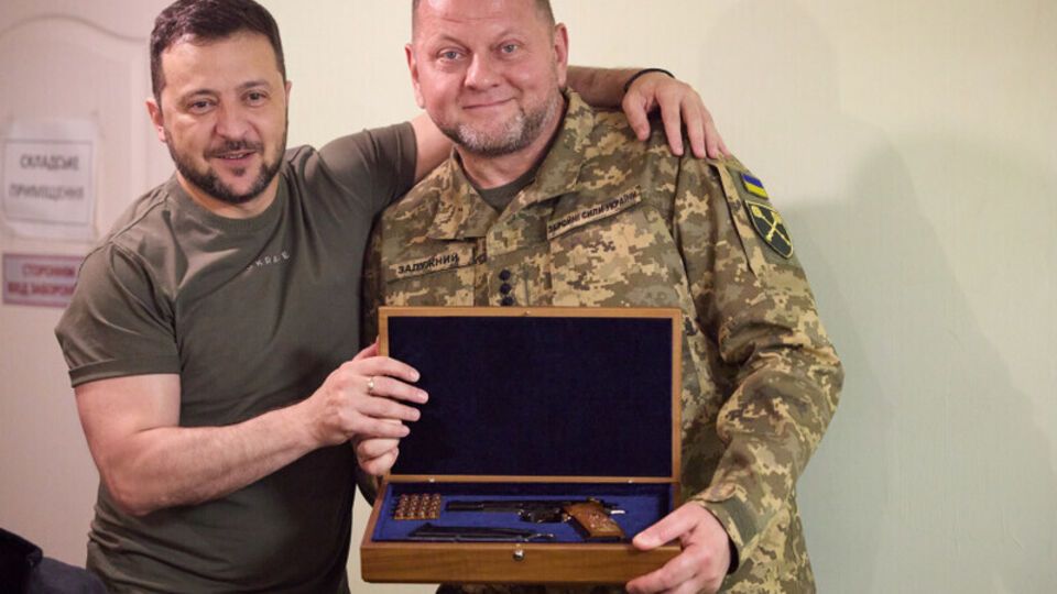 19 декабря Зеленский заявил, что у него "рабочие отношения" с Залужным