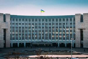 Мэр Днепра пообещал довести декоммунизацию "до конца"