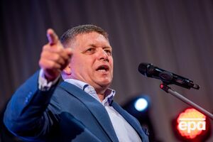 Фицо отметил, что пока будет иметь возможность влиять на словацкую политику, использует право наложить вето на вступление Украины в НАТО