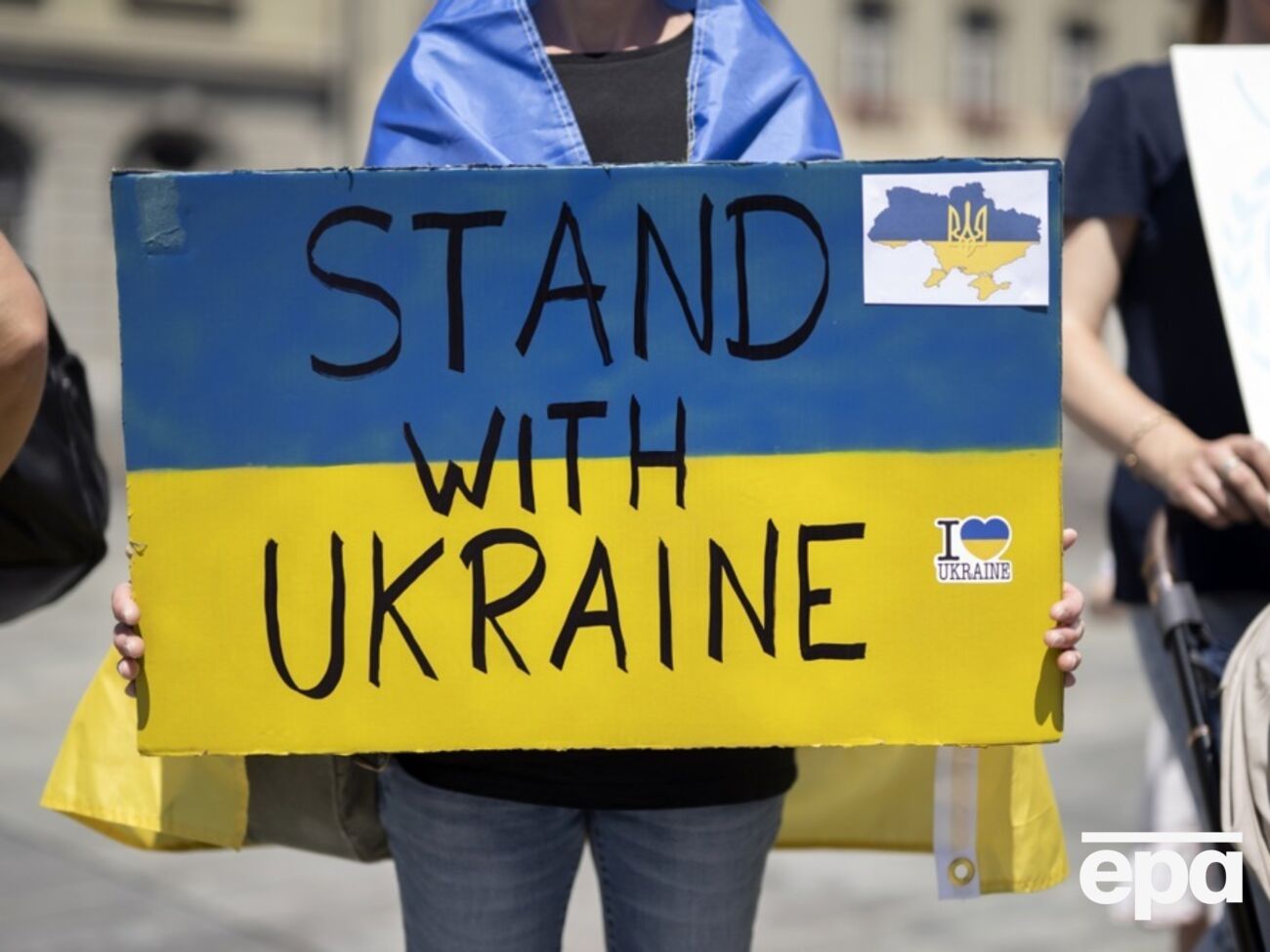 Кошти передадуть громадським організаціям, які допомагають жителям України й біженцям
