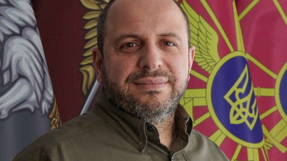 В Умєрова троє дітей – син і двоє доньок