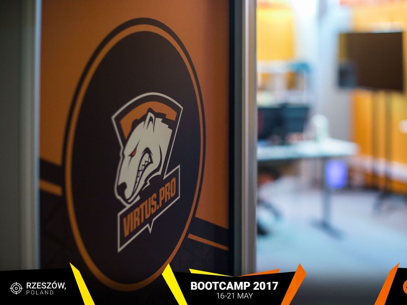 Virtus.pro успела отыграть один матч, после чего получила сообщение о дисквалификации