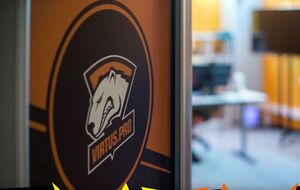 Virtus.pro успела отыграть один матч, после чего получила сообщение о дисквалификации