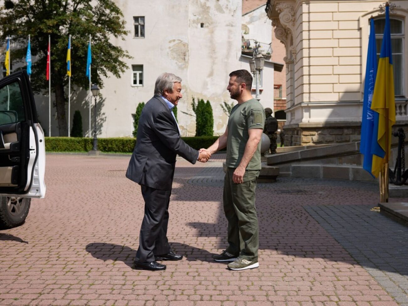 Зеленский провел телефонную беседу с Гутерришем