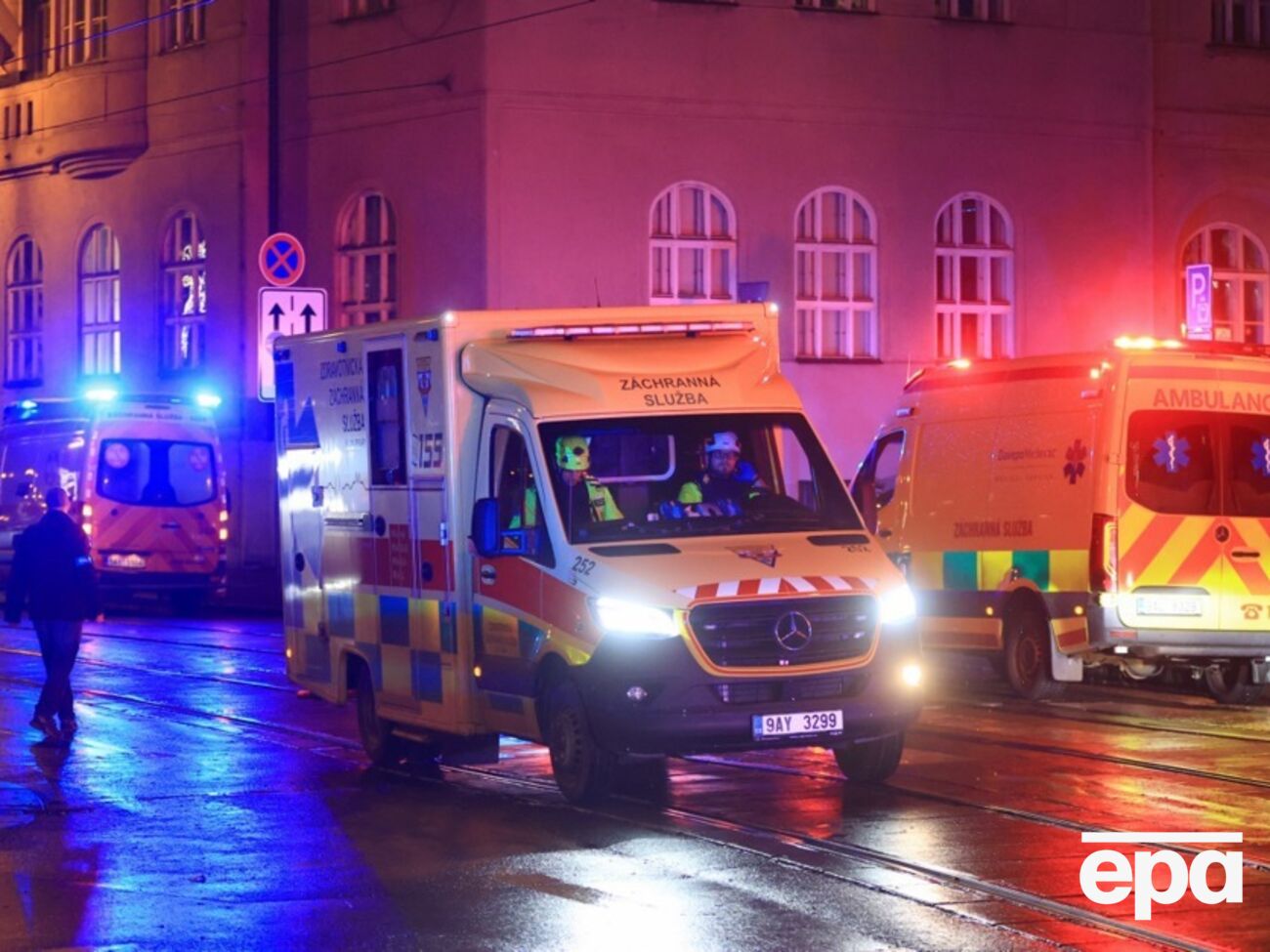 Чоловік, який влаштував масову стрілянину у Празі, ймовірно, зробив це під впливом схожих епізодів, які трапилися в Росії