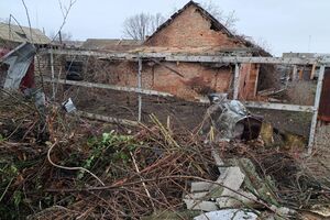 У Нікополі пошкоджено чотири приватні будинки і три господарські споруди, а також лінію електропередавання