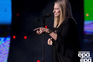 Стрейзанд – володарка двох "Оскарів", премій "Еммі", "Греммі", "Золотий глобус"