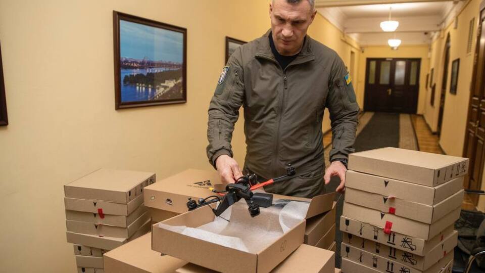 Віталій Кличко: 100 пташок оперативно вирушать у 53-тю бригаду під Авдіївку