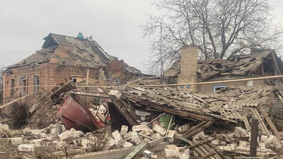 Вибухами від російських ударів пошкоджено багатоквартирні і приватні будинки, зазначили в Донецькій обласній прокуратурі