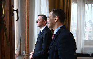 Сікорський у Києві провів зустріч із Кулебою