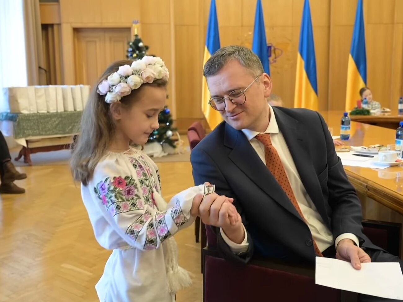 Кулеба рассказал детям, как зачитал в Генассамблее ООН военные дневники украинских детей