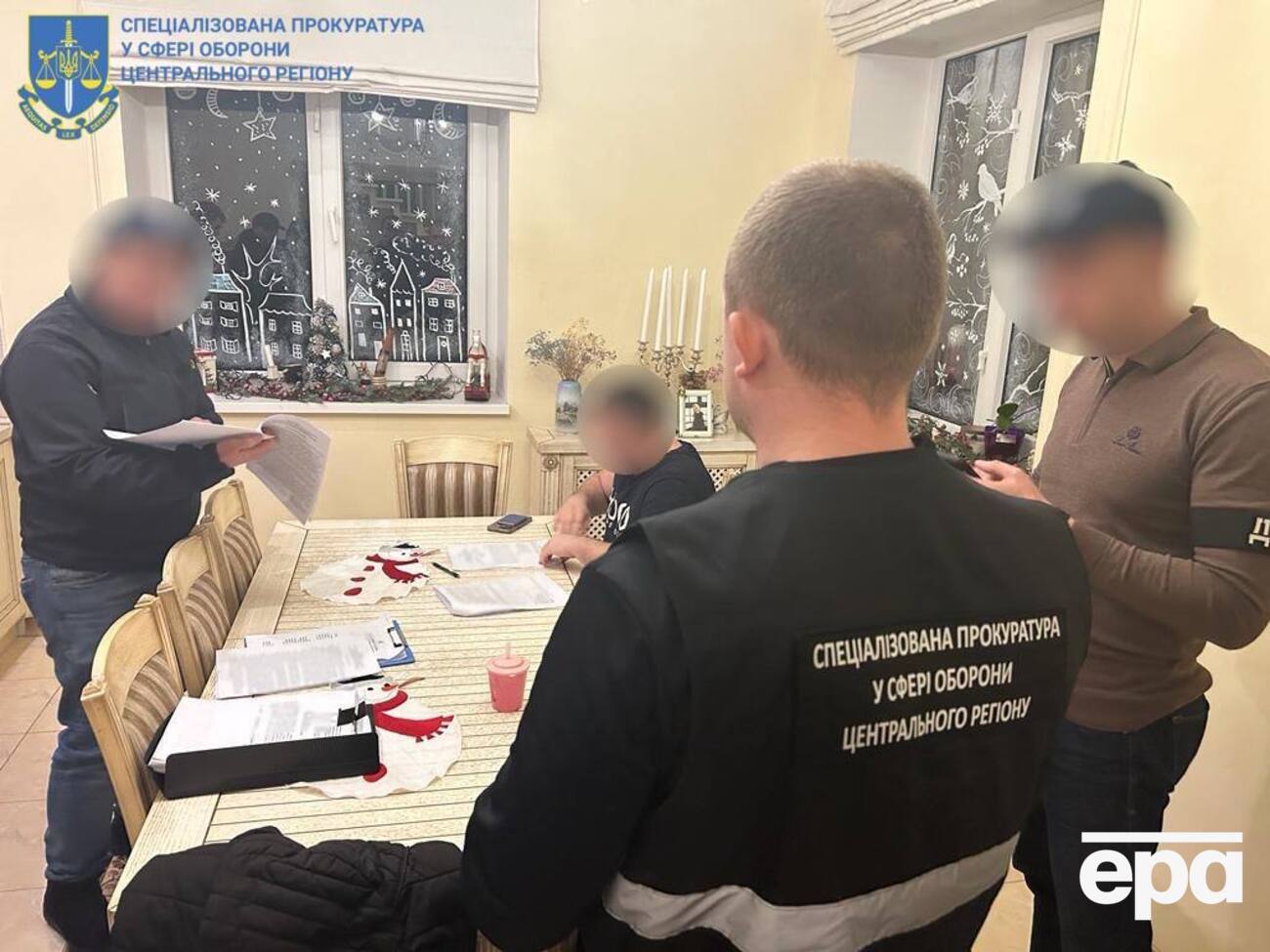 За версією слідства, посадовець оформлював фальшиві відрядження депутатам