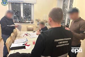 За версією слідства, посадовець оформлював фальшиві відрядження депутатам