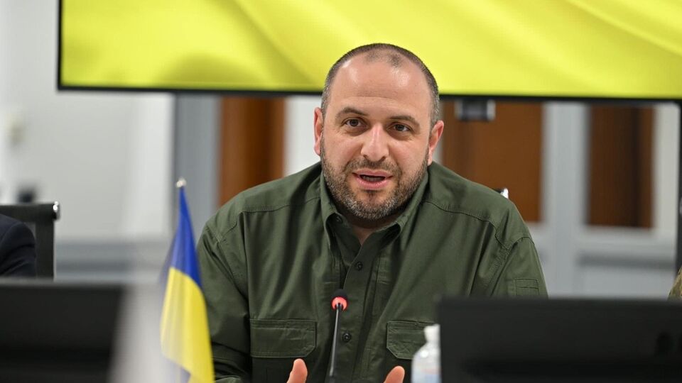 По словам Умерова, если теперь Украина получает международную техническую помощь, то видно, как и от кого она идет