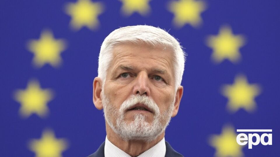 Павел підписав закон про правила для біженців з України