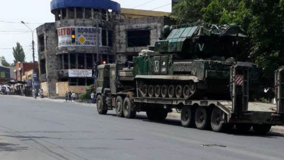 Оккупанты, вероятно, усиливают ПВО под Мариуполем после сбития Су-34, отмечает Андрющенко