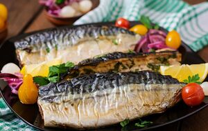 Скумбрию нужно запекать в духовке 35 минут