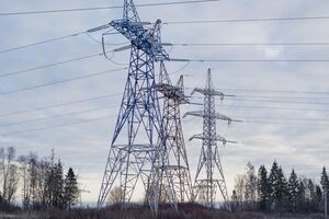 Энергорынок в Украине имеет много регуляций, что влияет на него негативно, заявил соучредитель Украинской ассоциации возобновляемой энергетики.