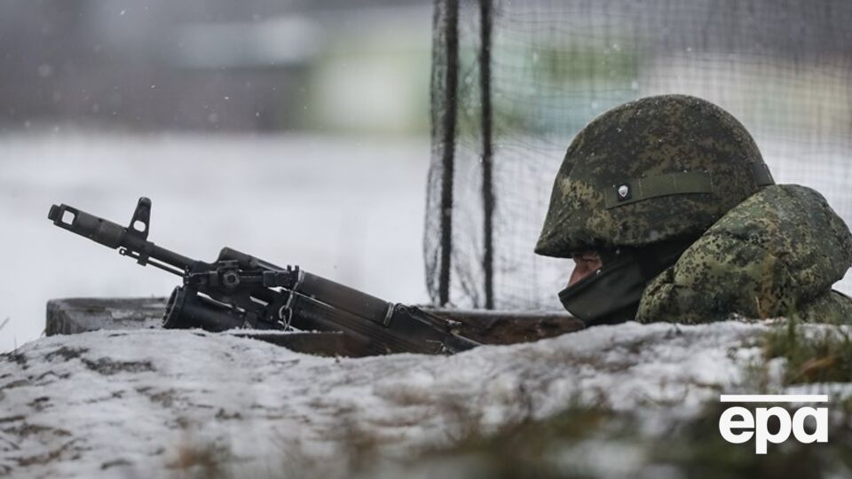 Російські військові здаються в полон групами через "нелюдське ставлення" до них з боку командування, розповів спікер