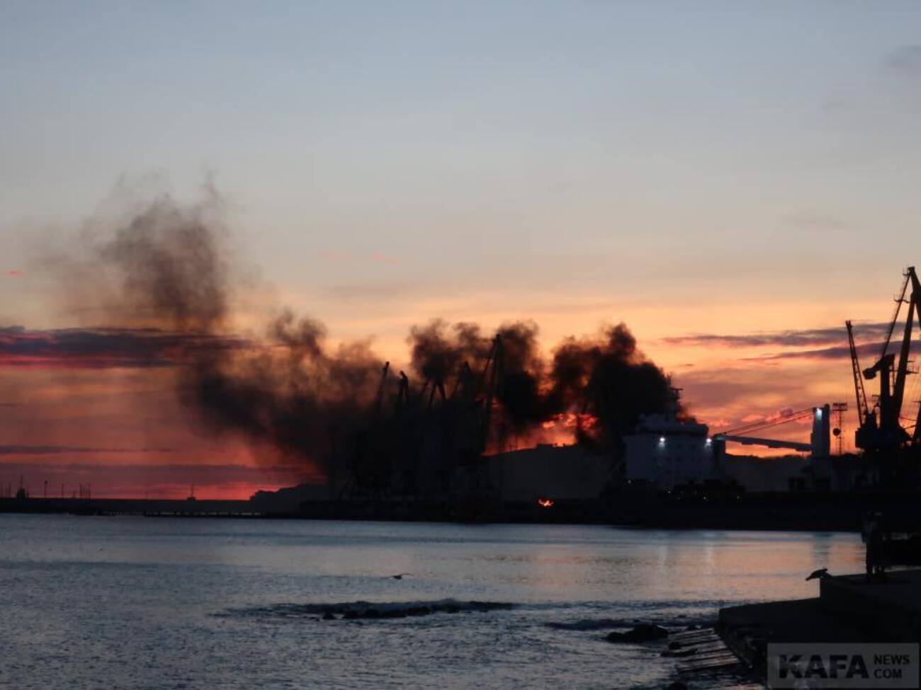 Гуменюк вважає, що детонацію на борту "Новочеркасска" спричинило не просто паливо або боєкомплект самого корабля
