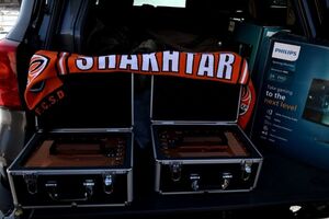 Передали оборудование на донецкое направление вместе с "Шахтером" представители группы "Метинвест" и бывший руководитель АКХЗ