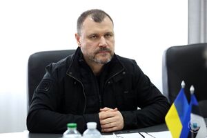 Клименко сообщил о четырех раненых во время обстрела железнодорожного вокзала Херсона