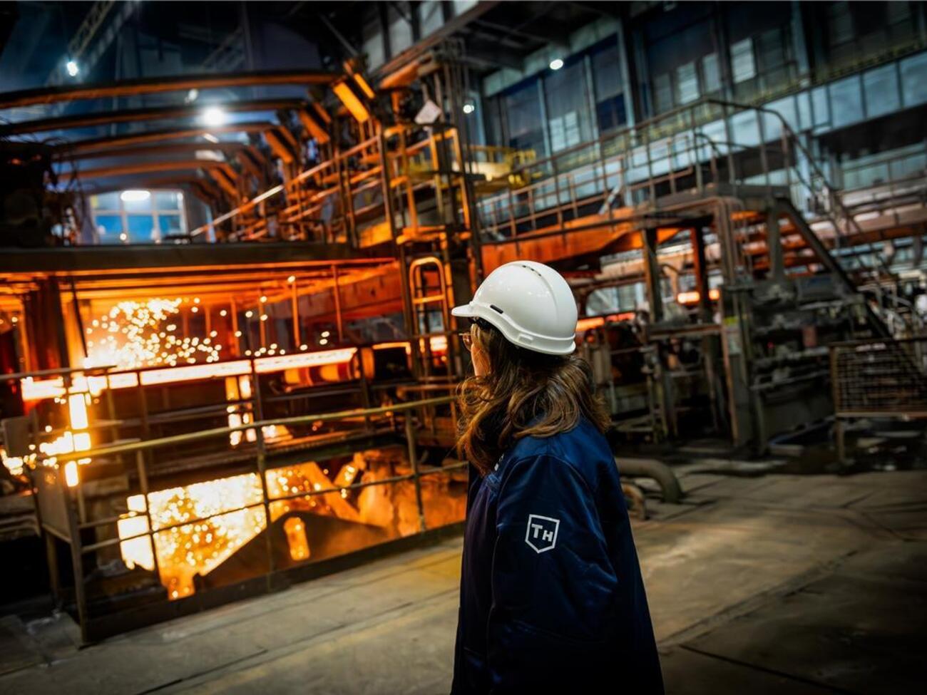 В сентябре временным морским коридором последовали первые суда с металлом