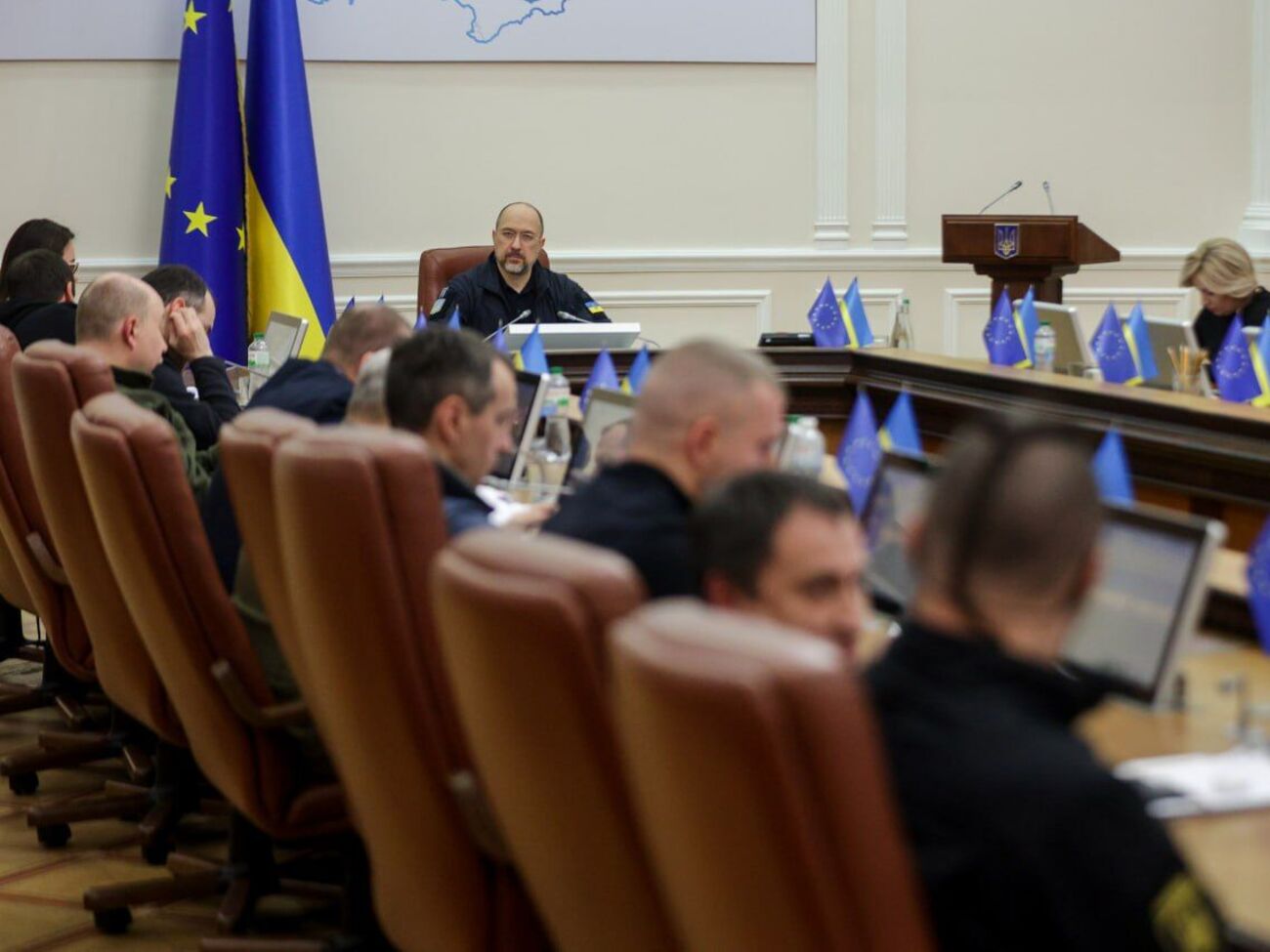 Украинская энергетика успешно проходит первый месяц зимы, отметил на заседании правительства Шмыгаль
