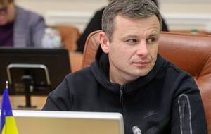 На військових складах має бути досить необхідного спорядження і зброї, зазначив Марченко