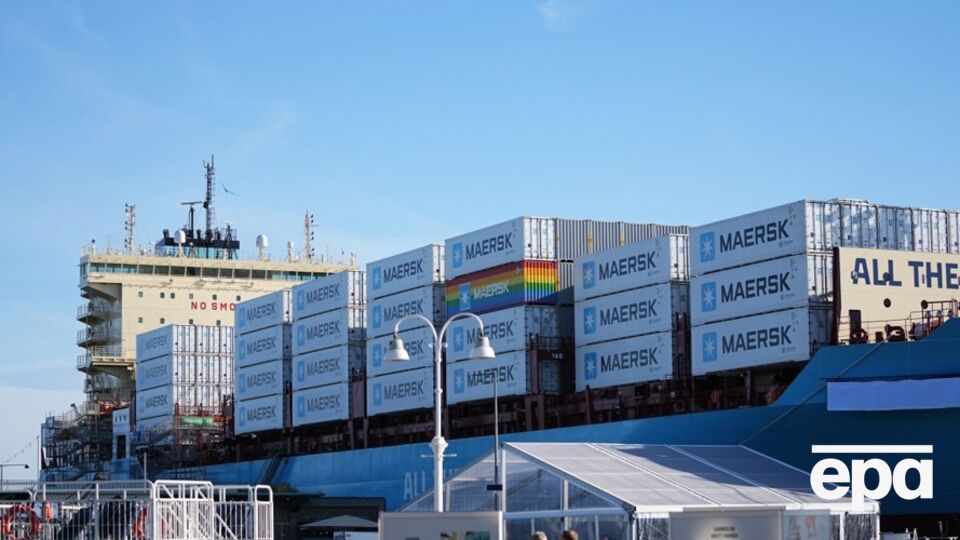 После остановки прохода судов через Красно море акции Maersk упали на 5%