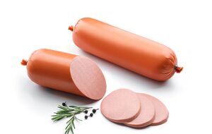 Колбаса должна быть достаточно плотной консистенции