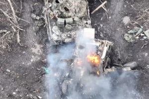 Українські бійці знищили БТР ворога повністю