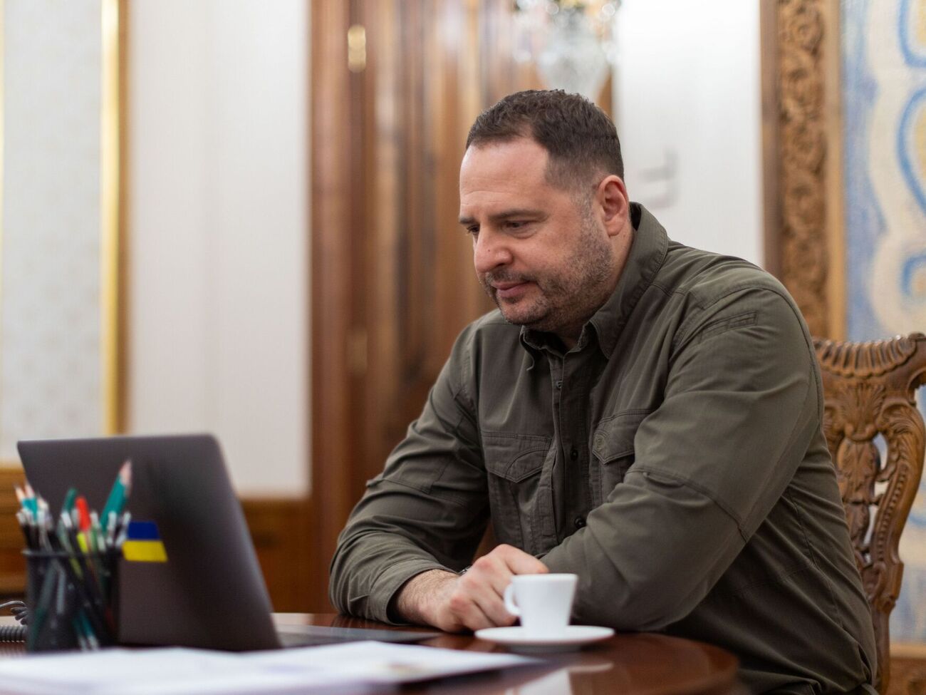 Ермак отметил, что в ходе беседы с Сийярто они обсудили продвижение Украины на евроинтеграционном пути