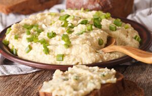 Форшмак на праздничном столе станет его изюминкой