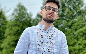 Julik: Усі живі, вікна заміняться. Добре, що цінні речі й костюми ми забрали із собою