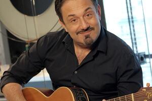 Кричевский исполнит "Киевляночку" на украинском