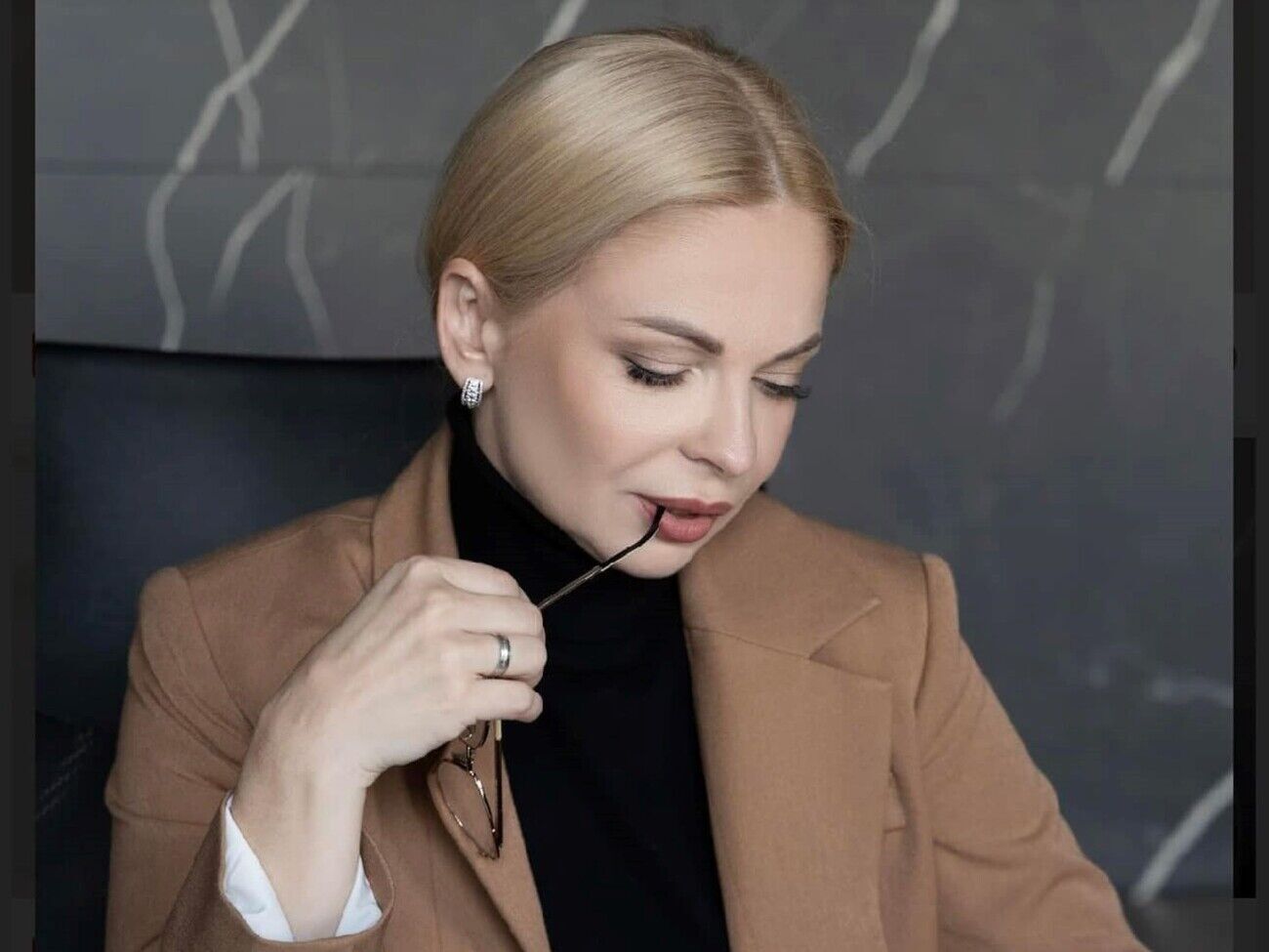 Ярова: Одна панчоха продана за 3 тис. грн. Друга – за 5 тис. грн