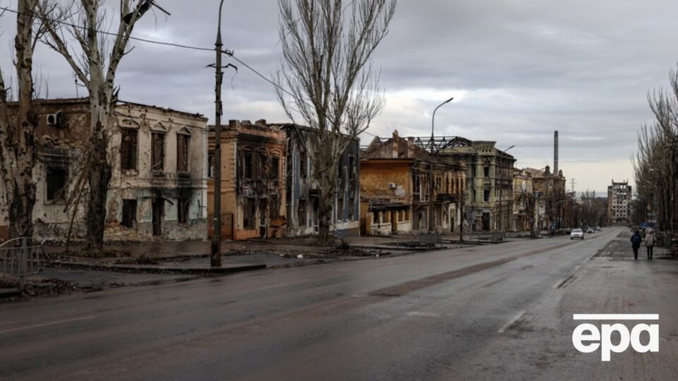 Росіяни і надалі зносять будинки в Маріуполі