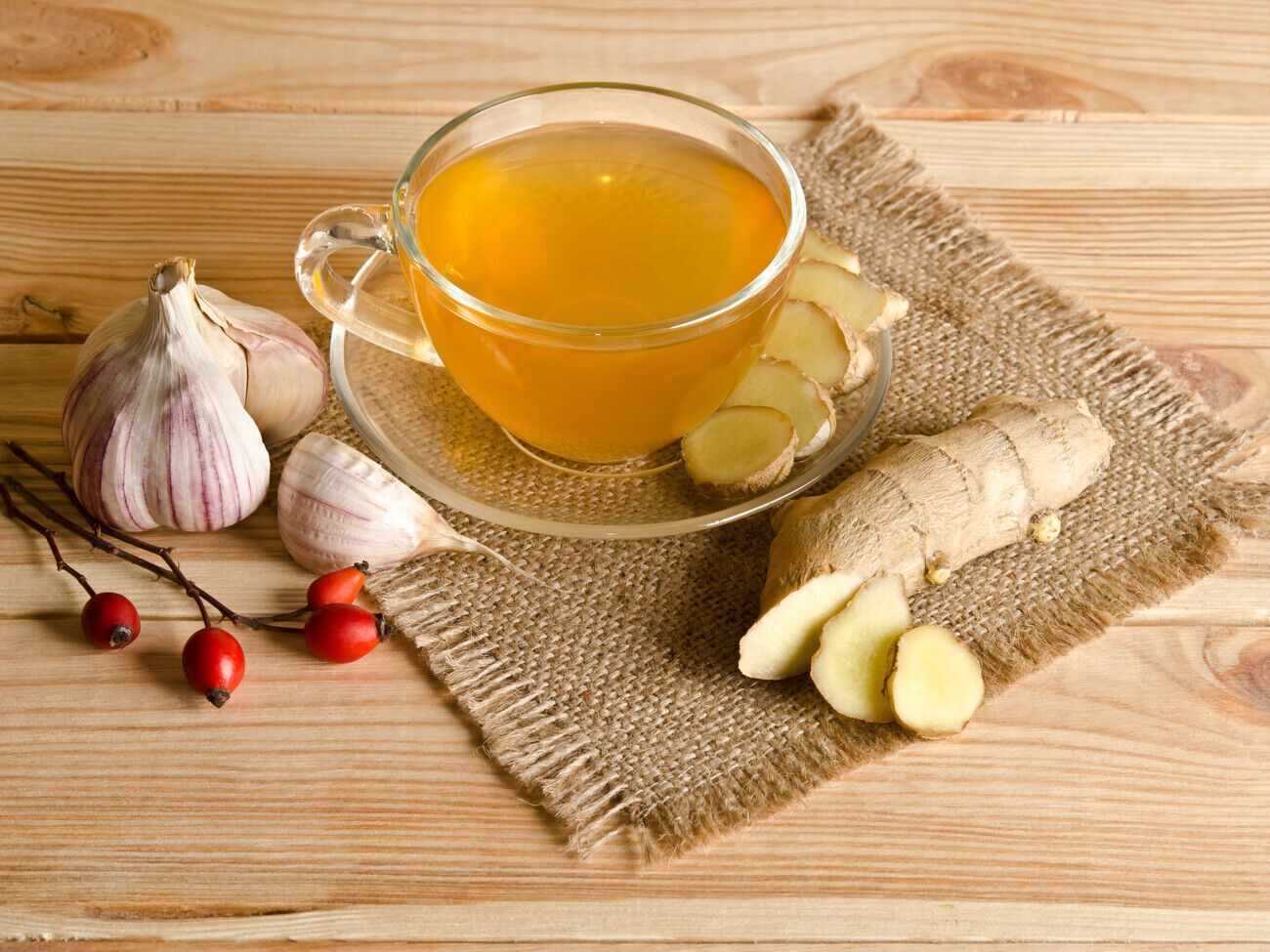 Смесь чеснока с имбирем храните в холодильнике не больше пяти дней