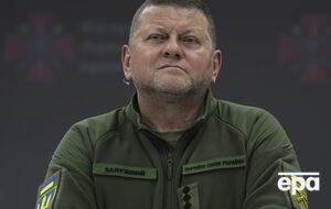 Внештатные помощники не имели полномочий публично комментировать любые вопросы от имени главкома ВСУ, отметил Залужный